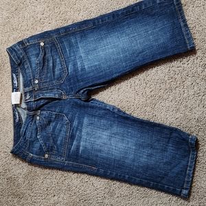 Woman's Knee-length capri Jeans
